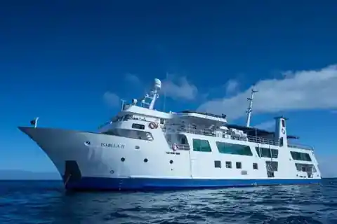 Yate Isabela II en Galápagos